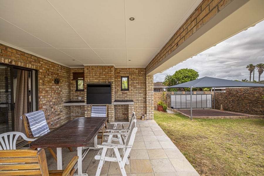 To Let 3 Bedroom Property for Rent in Summerstrand Eastern Cape